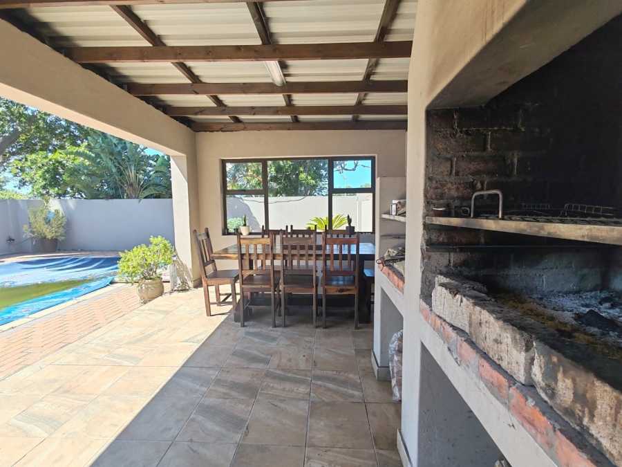 7 Bedroom Property for Sale in Walmer Eastern Cape